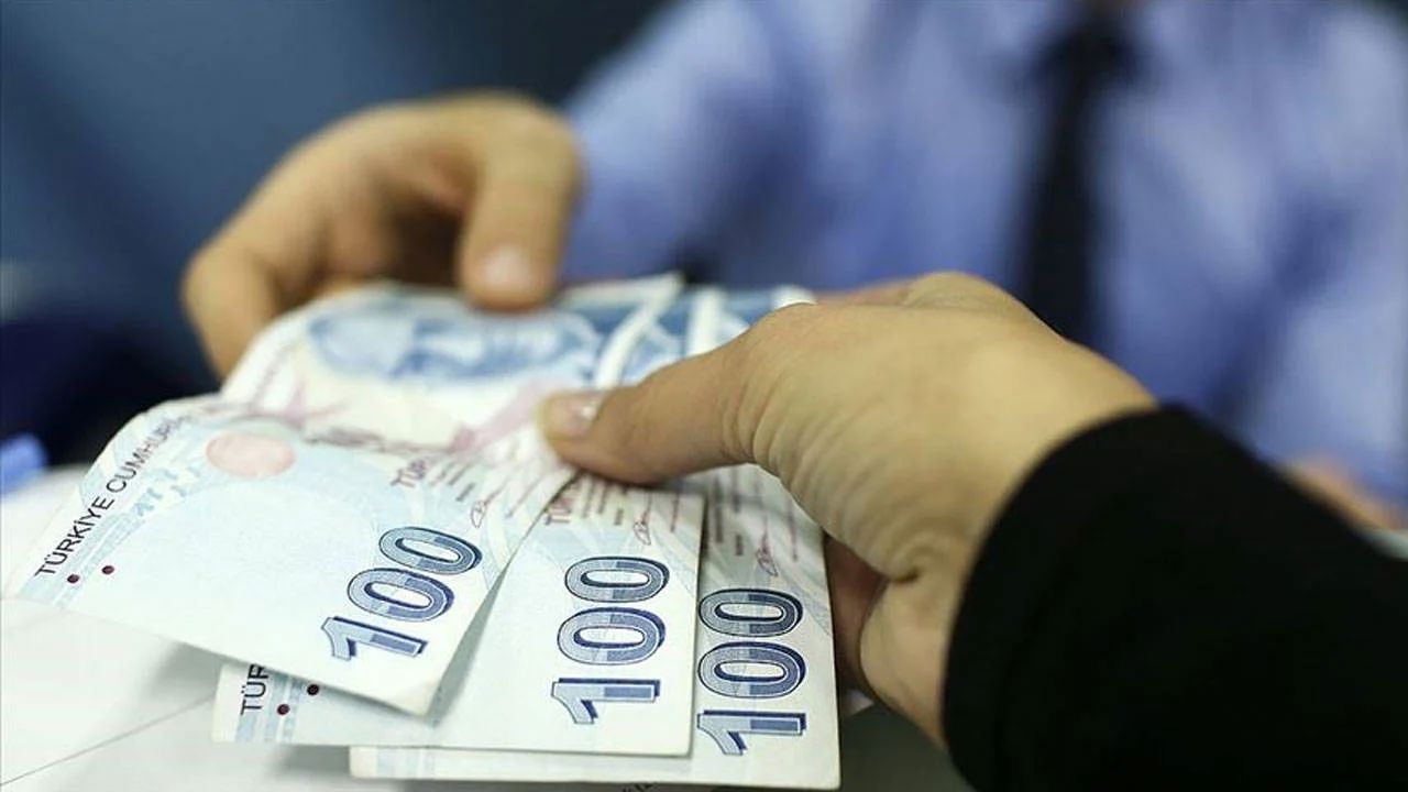 Nisan Ayı Ödemeleri Başladı: Yaşlı ve Engelli Aylıkları Hesaplara Yatıyor